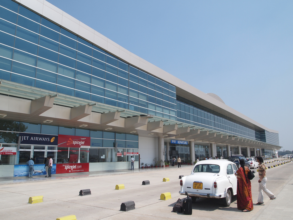 puttaparthi airport,sale,saibaba,government,buy  అమ్మకానికి పుట్టపర్తి విమానాశ్రయం..!!